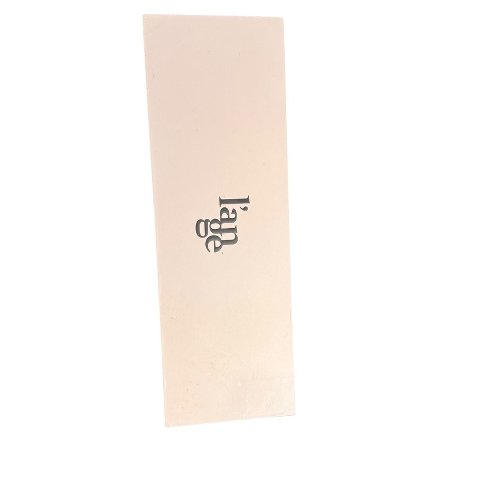 L'ange straighter pink in color